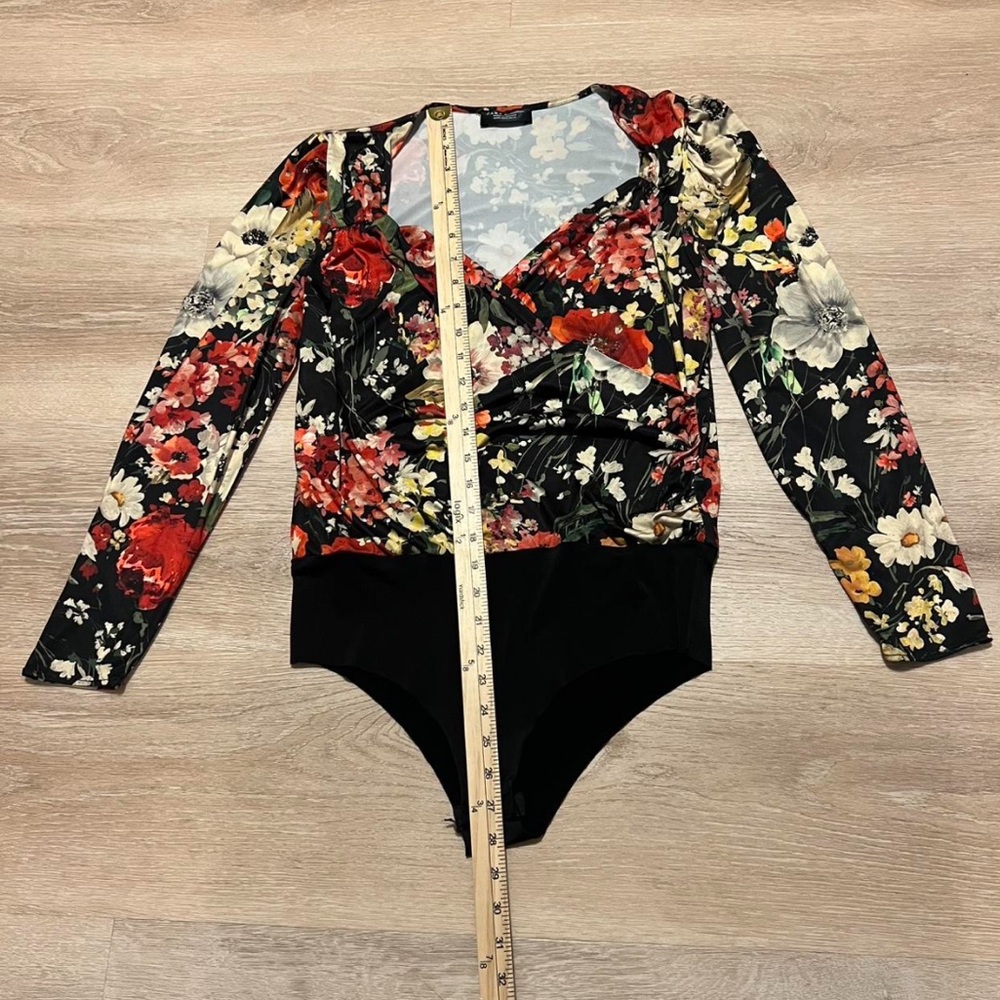 Designer Zara Multicolor Floral Wrap Low V-Neck Bodysuit Women’s Size M - Picture 6 of 9